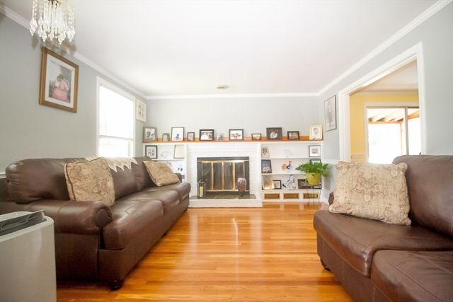 29 Rockland Cir, Brockton, MA 02301