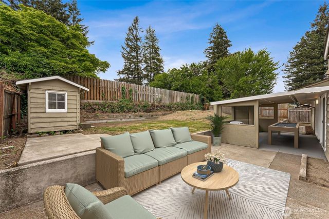 2231 Eastview Avenue NE, Bremerton, WA 98310
