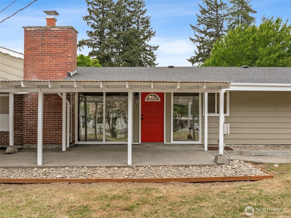 2231 Eastview Avenue NE, Bremerton, WA 98310