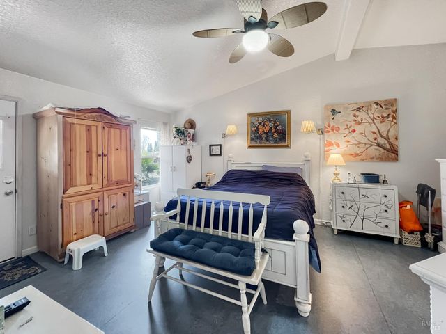 8169 Willow St, Windsor, CA 95492