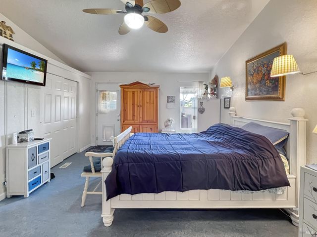 8169 Willow St, Windsor, CA 95492