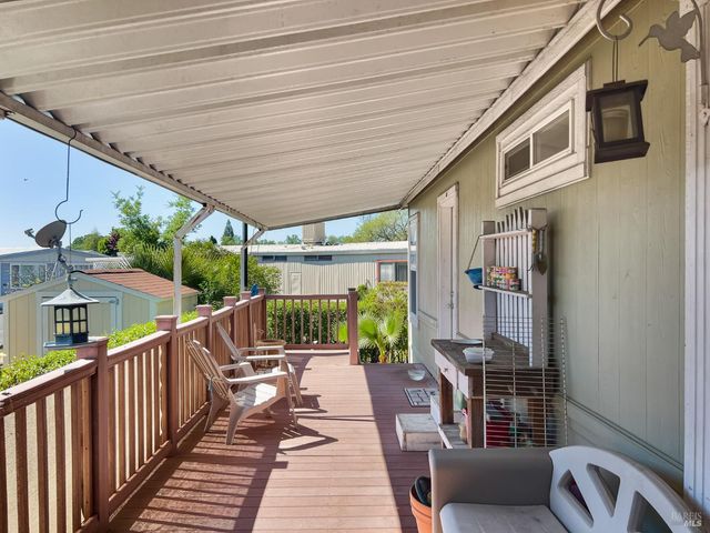 8169 Willow St, Windsor, CA 95492