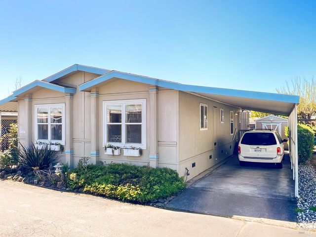 8169 Willow St, Windsor, CA 95492