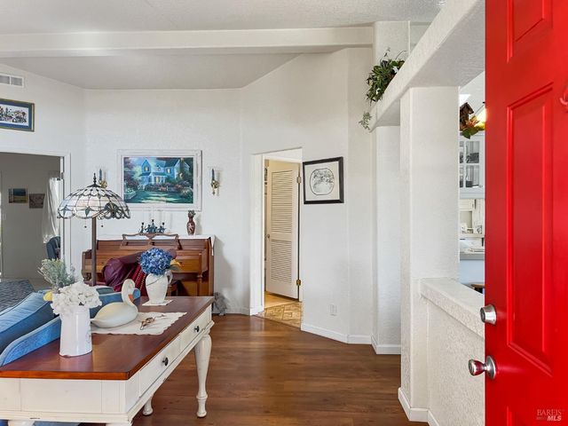 8169 Willow St, Windsor, CA 95492