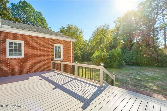 300 Dogwood Lane, Hamlet, NC 28345