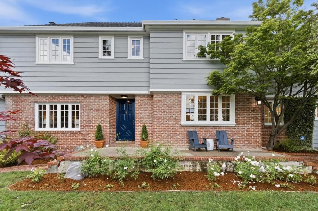 Image 1 of property listing at 2835 Hillside Drive, Burlingame, CA 94010
