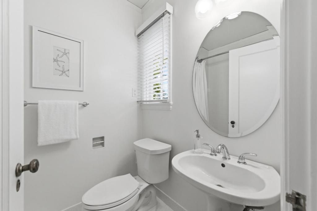Image 17 of property listing at 2835 Hillside Drive, Burlingame, CA 94010