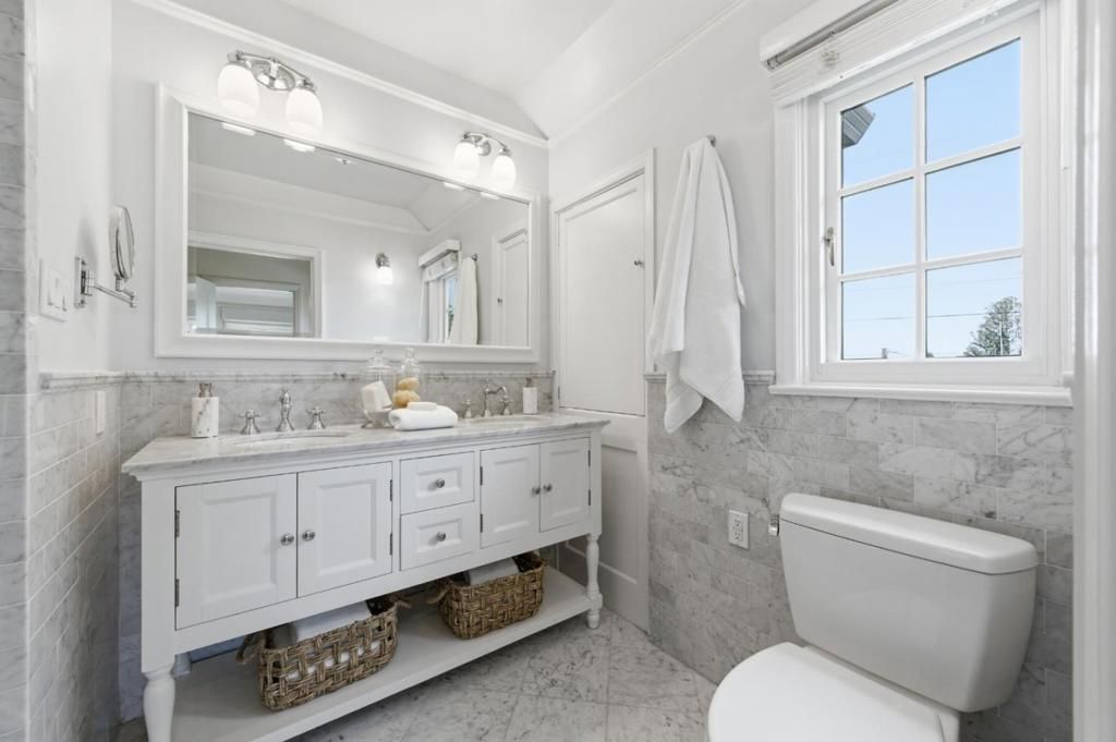 Image 24 of property listing at 2835 Hillside Drive, Burlingame, CA 94010