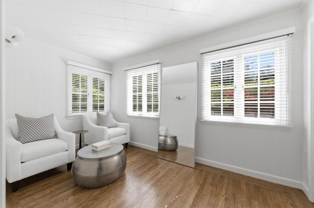 Image 25 of property listing at 2835 Hillside Drive, Burlingame, CA 94010