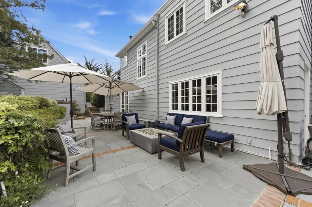 Image 29 of property listing at 2835 Hillside Drive, Burlingame, CA 94010