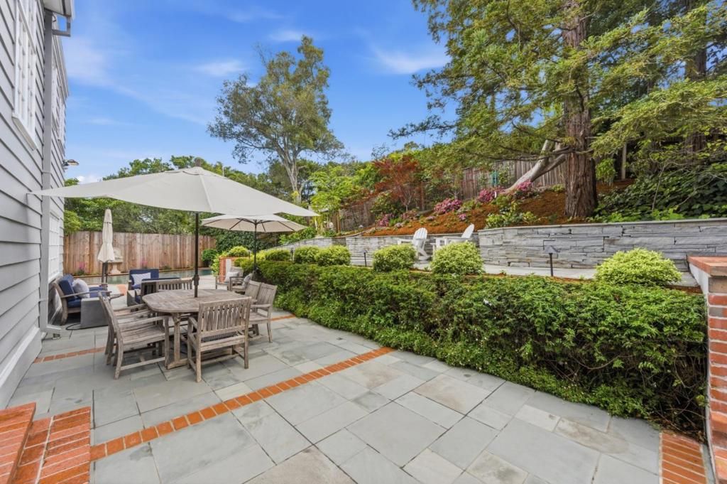 Image 30 of property listing at 2835 Hillside Drive, Burlingame, CA 94010