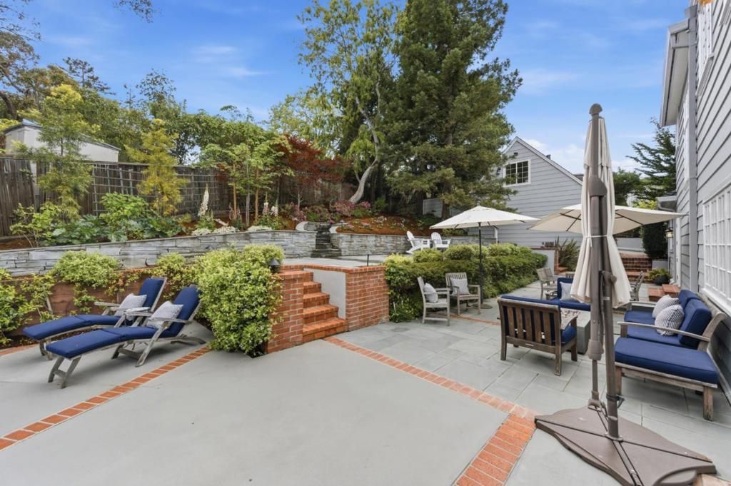 Image 33 of property listing at 2835 Hillside Drive, Burlingame, CA 94010