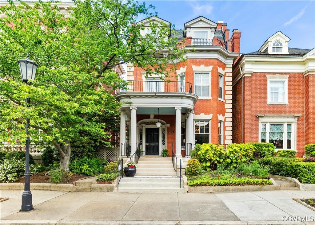 2218 Monument Ave, Richmond, VA 23220