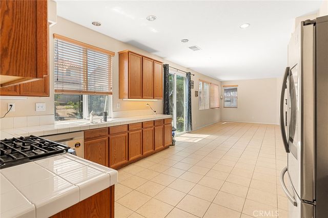 12419 Ojo Caliente, Victorville, CA 92392