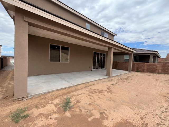 1349 Valle de Colores Street NW, Los Lunas, NM 87031