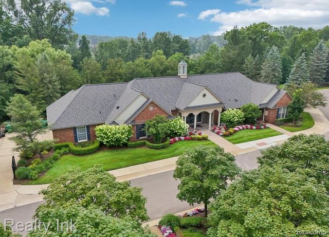 3399 Tremonte Circle S, Oakland Charter Township, MI 48306