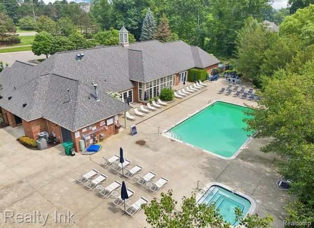 3399 Tremonte Circle S, Oakland Charter Township, MI 48306