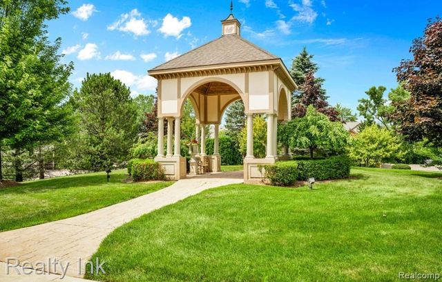 3399 Tremonte Circle S, Oakland Charter Township, MI 48306