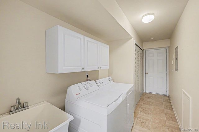 3399 Tremonte Circle S, Oakland Charter Township, MI 48306