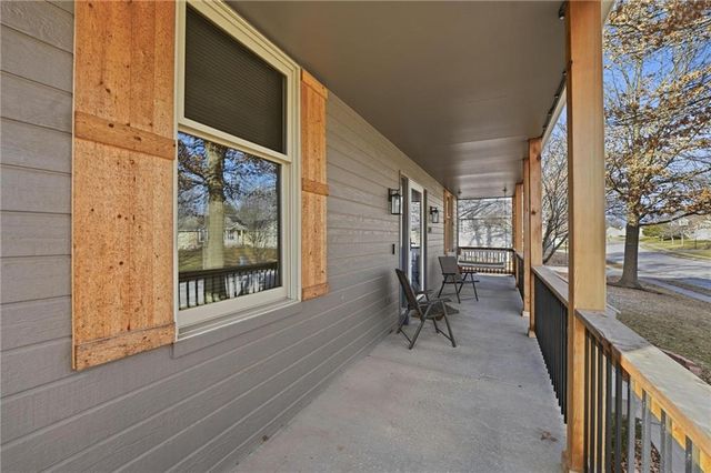 1201 Southcrest Drive, Blue Springs, MO 64015