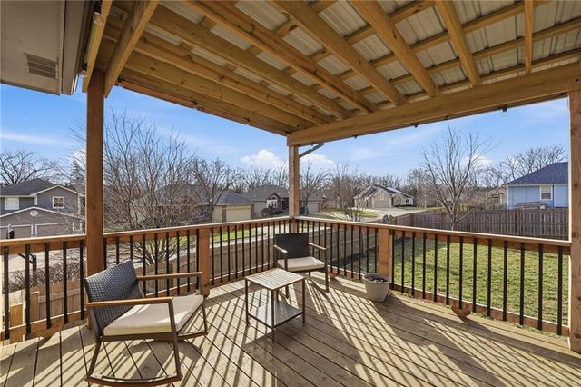 1201 Southcrest Drive, Blue Springs, MO 64015