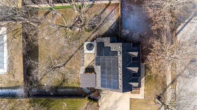 1201 Southcrest Drive, Blue Springs, MO 64015