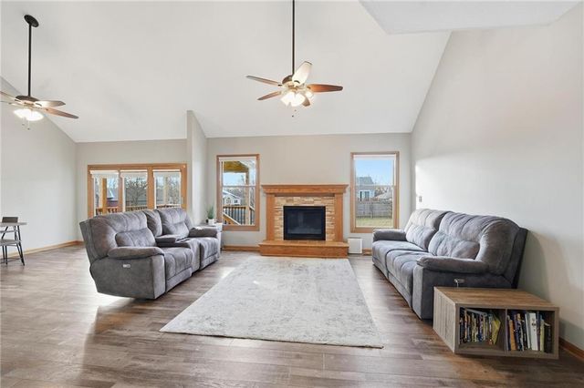 1201 Southcrest Drive, Blue Springs, MO 64015