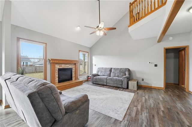 1201 Southcrest Drive, Blue Springs, MO 64015