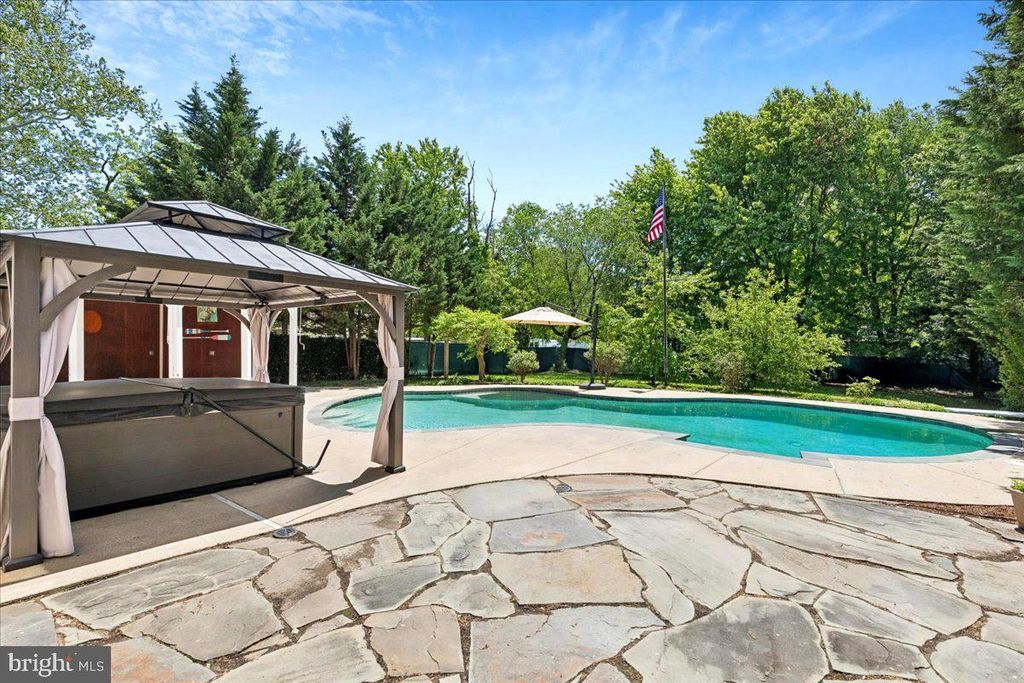 Image 1 of property listing at 85 JONES STATION RD, Arnold, MD 21012