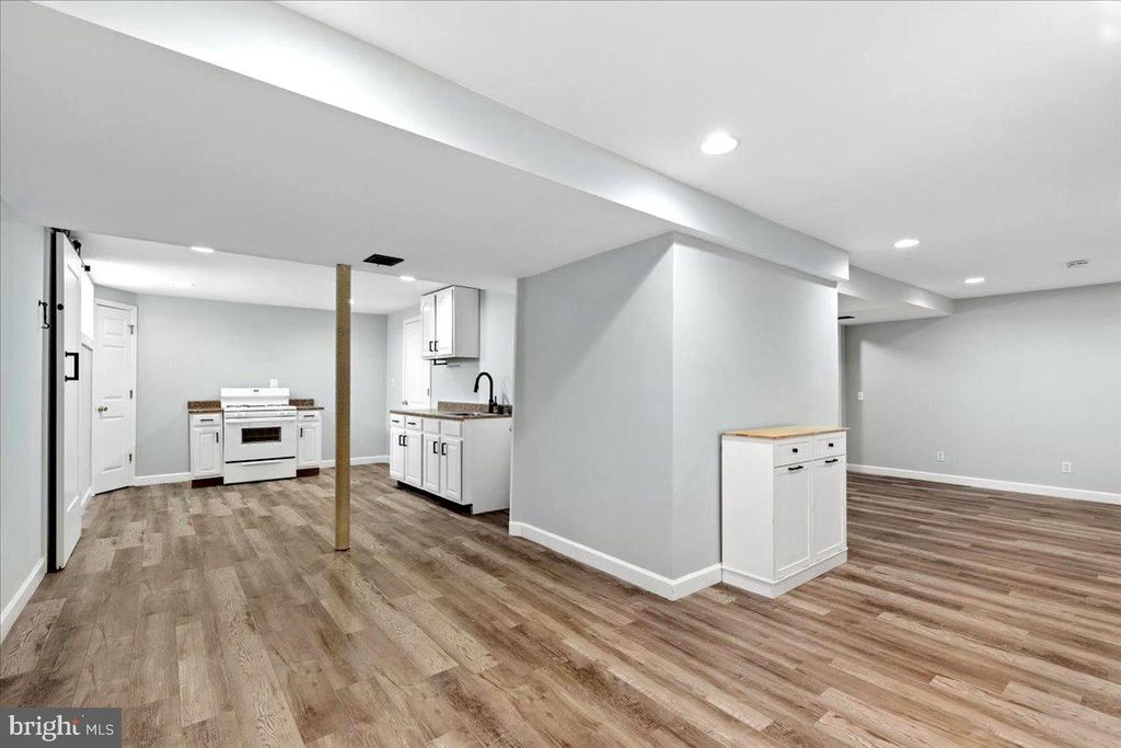 Image 38 of property listing at 85 JONES STATION RD, Arnold, MD 21012