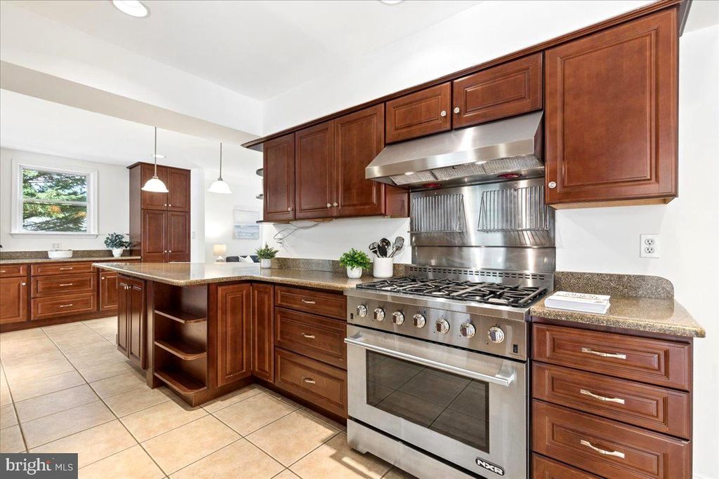 Image 6 of property listing at 85 JONES STATION RD, Arnold, MD 21012