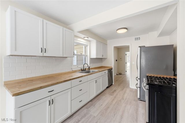 32801 Baldwin Road, Solon, OH 44139