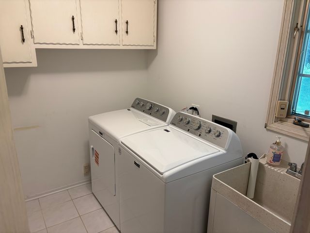 59 Regent Drive, Oak Brook, IL 60523