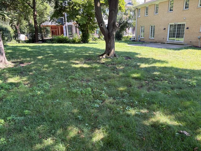 59 Regent Drive, Oak Brook, IL 60523