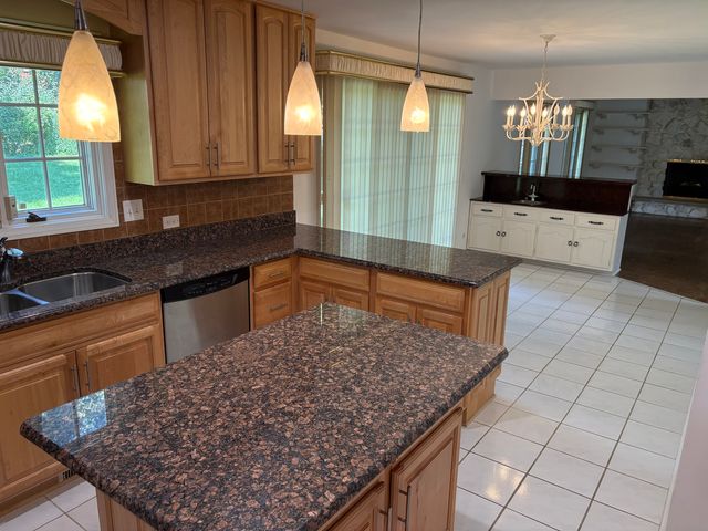 59 Regent Drive, Oak Brook, IL 60523