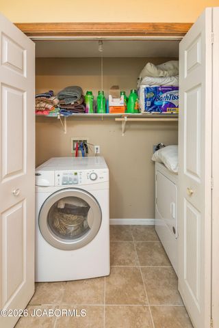 1520 DEL CERRO DRIVE, Jefferson City, MO 65101