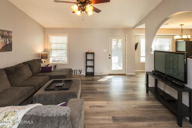 1520 DEL CERRO DRIVE, Jefferson City, MO 65101