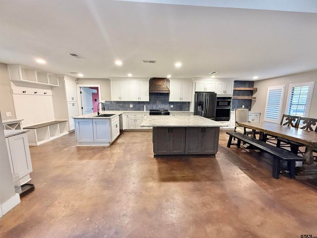 3116 Fareway Ln., Mt Pleasant, TX 75455