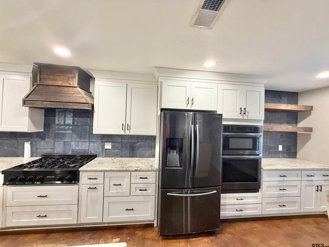 3116 Fareway Ln., Mt Pleasant, TX 75455