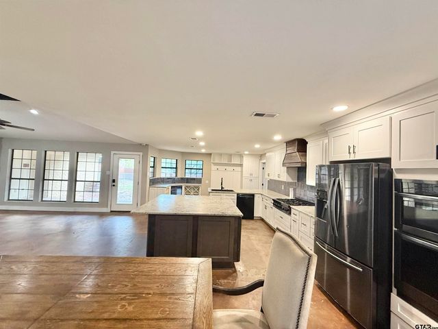 3116 Fareway Ln., Mt Pleasant, TX 75455