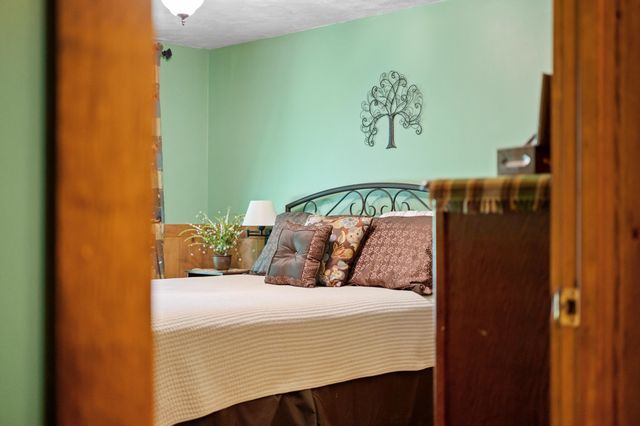 240 Old Bristol Road, New Hampton, NH 03256