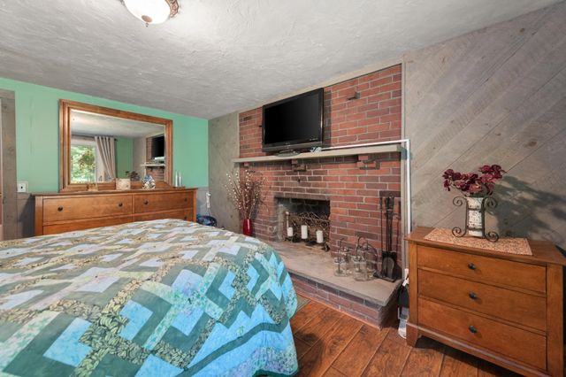 240 Old Bristol Road, New Hampton, NH 03256