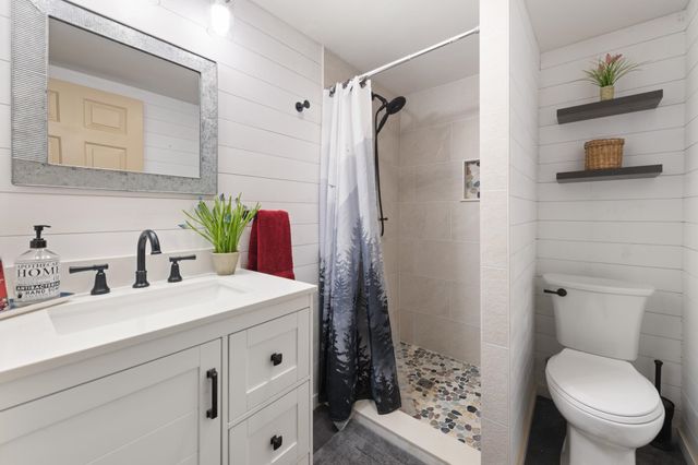 240 Old Bristol Road, New Hampton, NH 03256