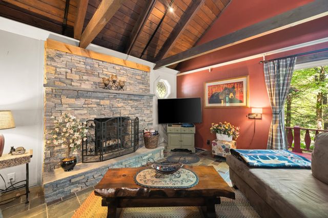 240 Old Bristol Road, New Hampton, NH 03256