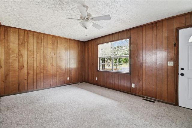 318 Circle Drive, Calhoun, GA 30701