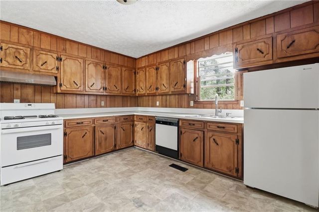 318 Circle Drive, Calhoun, GA 30701