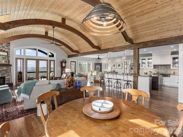 31 Wonderland Ridge Lane, Fairview, NC 28730