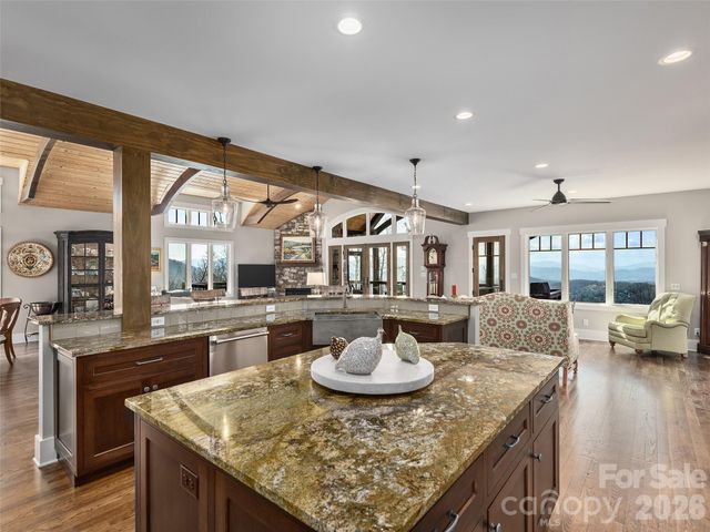 31 Wonderland Ridge Lane, Fairview, NC 28730