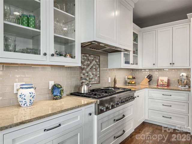 31 Wonderland Ridge Lane, Fairview, NC 28730