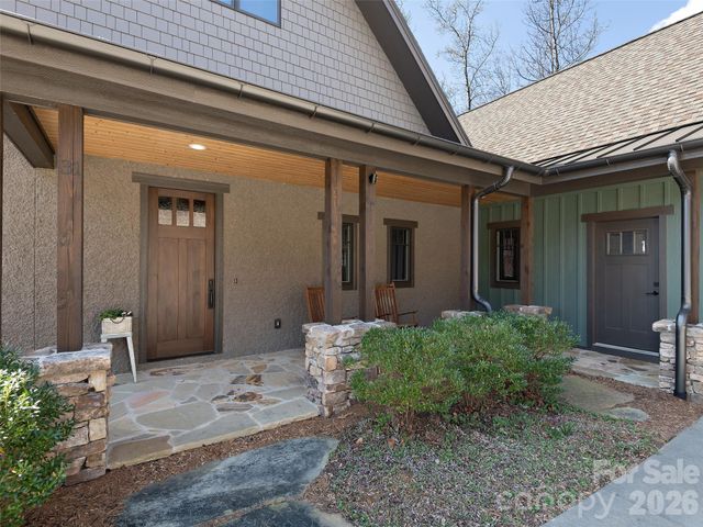 31 Wonderland Ridge Lane, Fairview, NC 28730